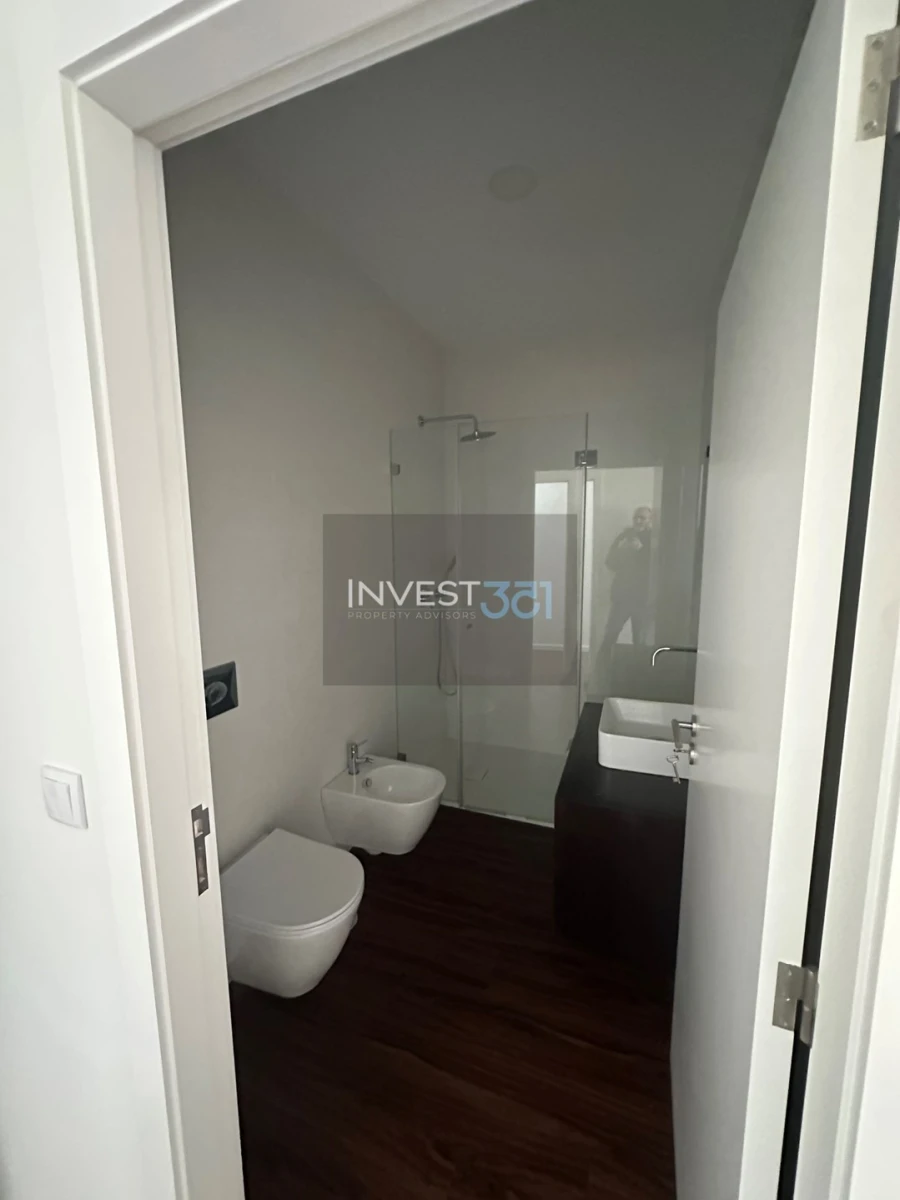 Apartamento T3 para Venda em Lordelo do Ouro e Massarelos Foto 11