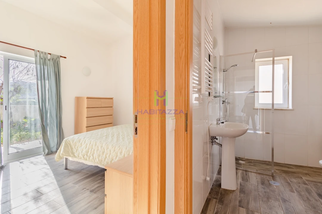 Moradia T1 para Venda em Budens Foto 17