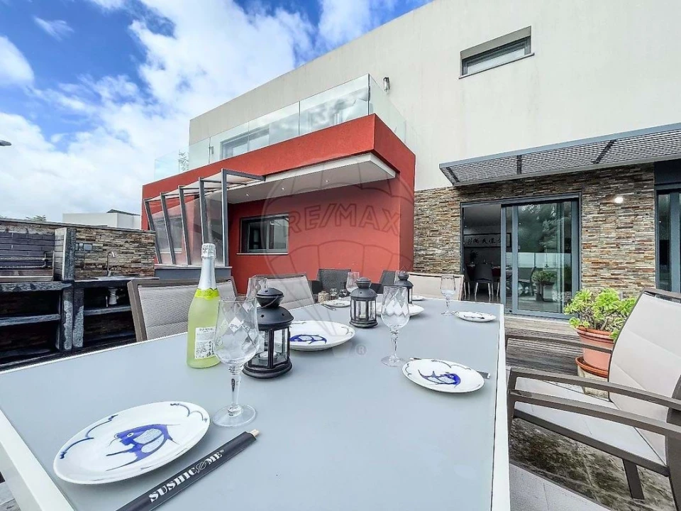 Moradia T4 para Venda em Rio de Mouro Foto 7