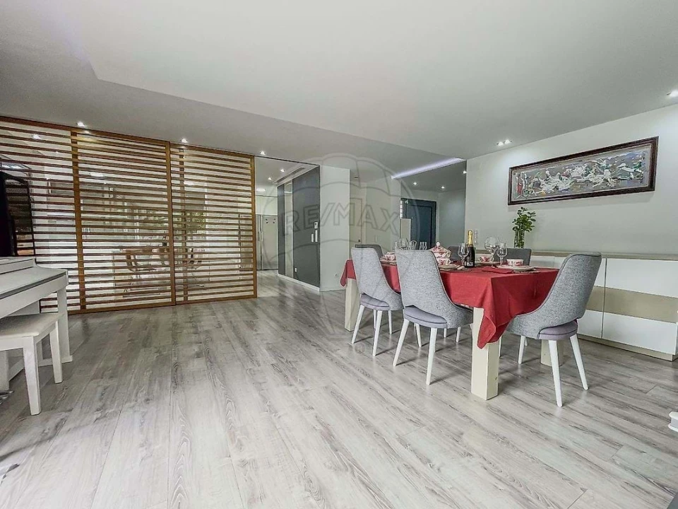 Moradia T4 para Venda em Rio de Mouro Foto 5