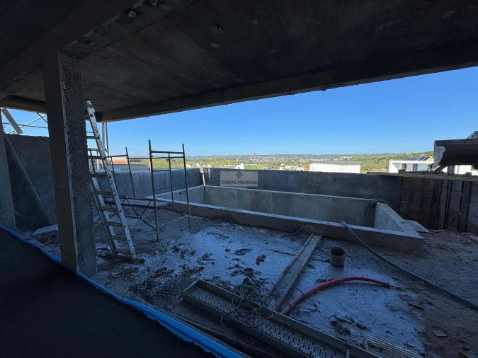 Moradia T4 para Venda em Mexilhoeira Grande Foto 29