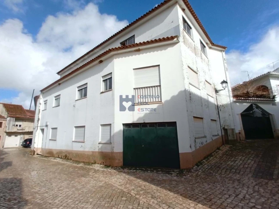 Prédio para Venda em Minde Foto 1