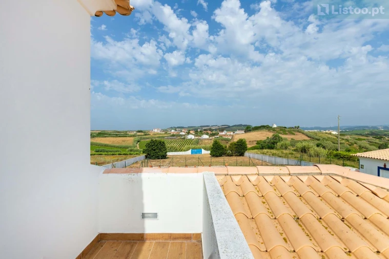 Moradia T4 para Venda em Encarnação Foto 19