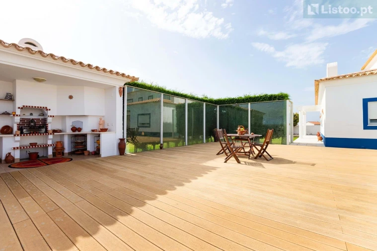 Moradia T4 para Venda em Encarnação Foto 23