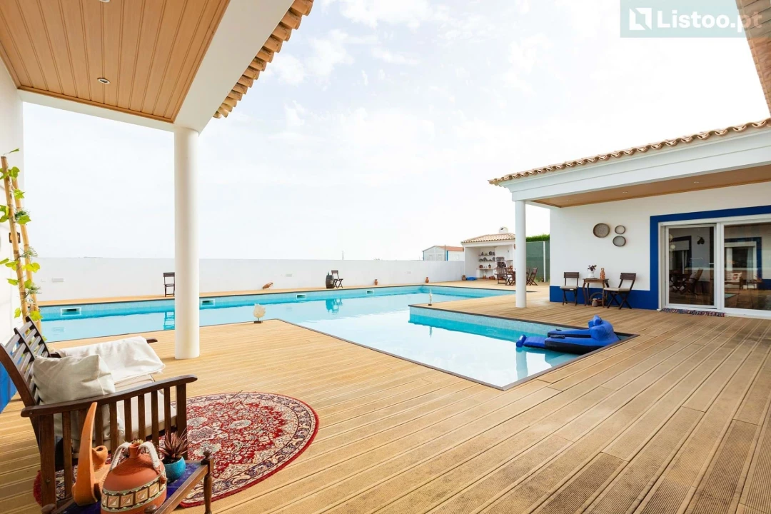 Moradia T4 para Venda em Encarnação Foto 1