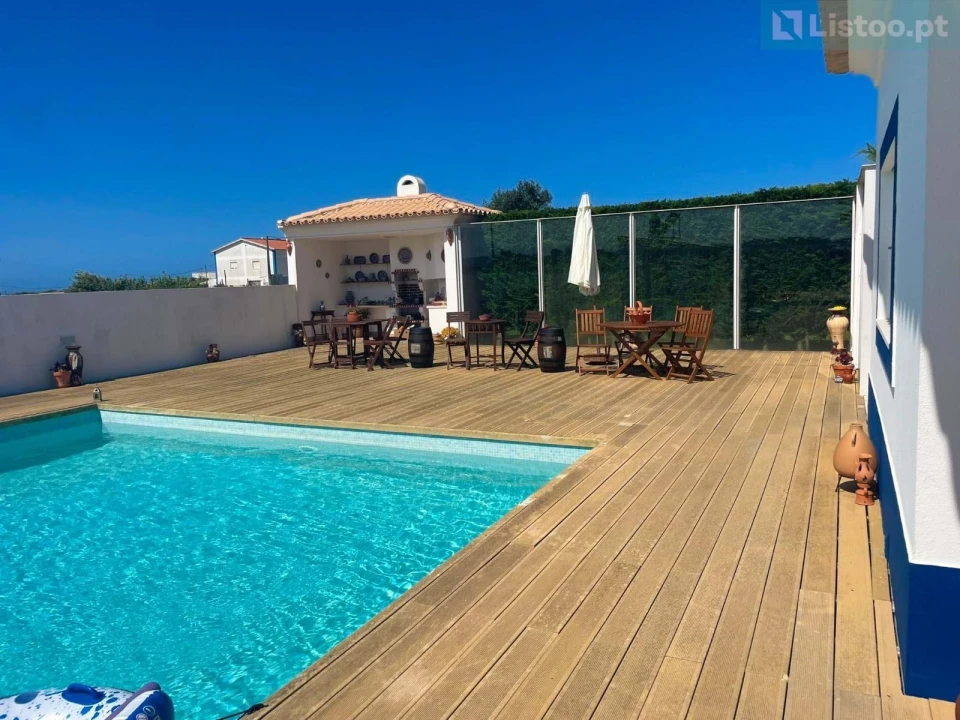 Moradia T4 para Venda em Encarnação Foto 16