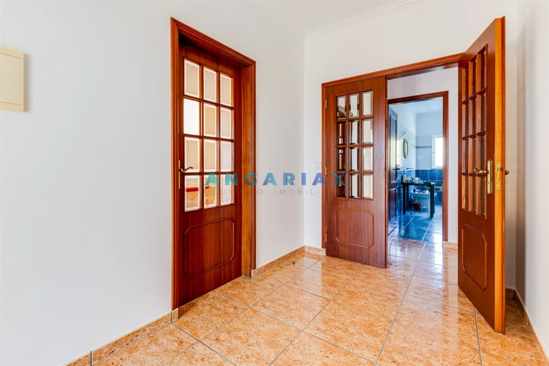 Moradia T3 para Venda em Golpilheira Foto 7