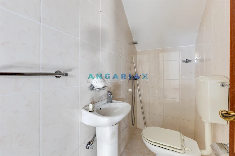 Moradia T3 para Venda em Golpilheira Foto 21