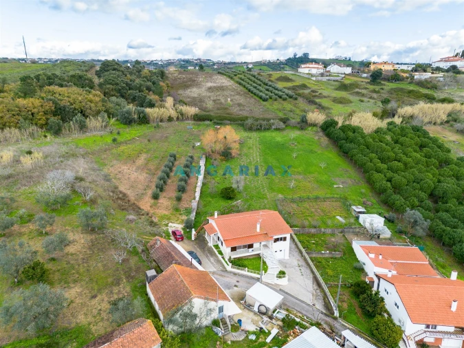 Moradia T3 para Venda em Golpilheira Foto 29