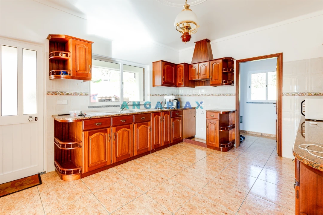 Moradia T3 para Venda em Golpilheira Foto 2