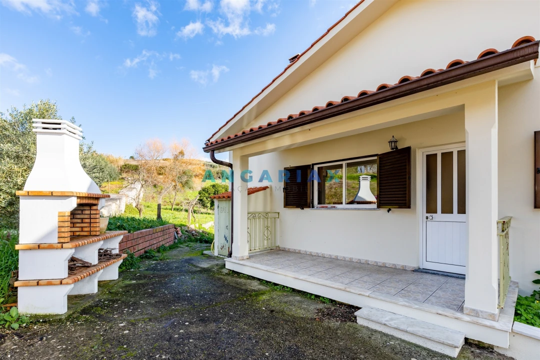 Moradia T3 para Venda em Golpilheira Foto 24