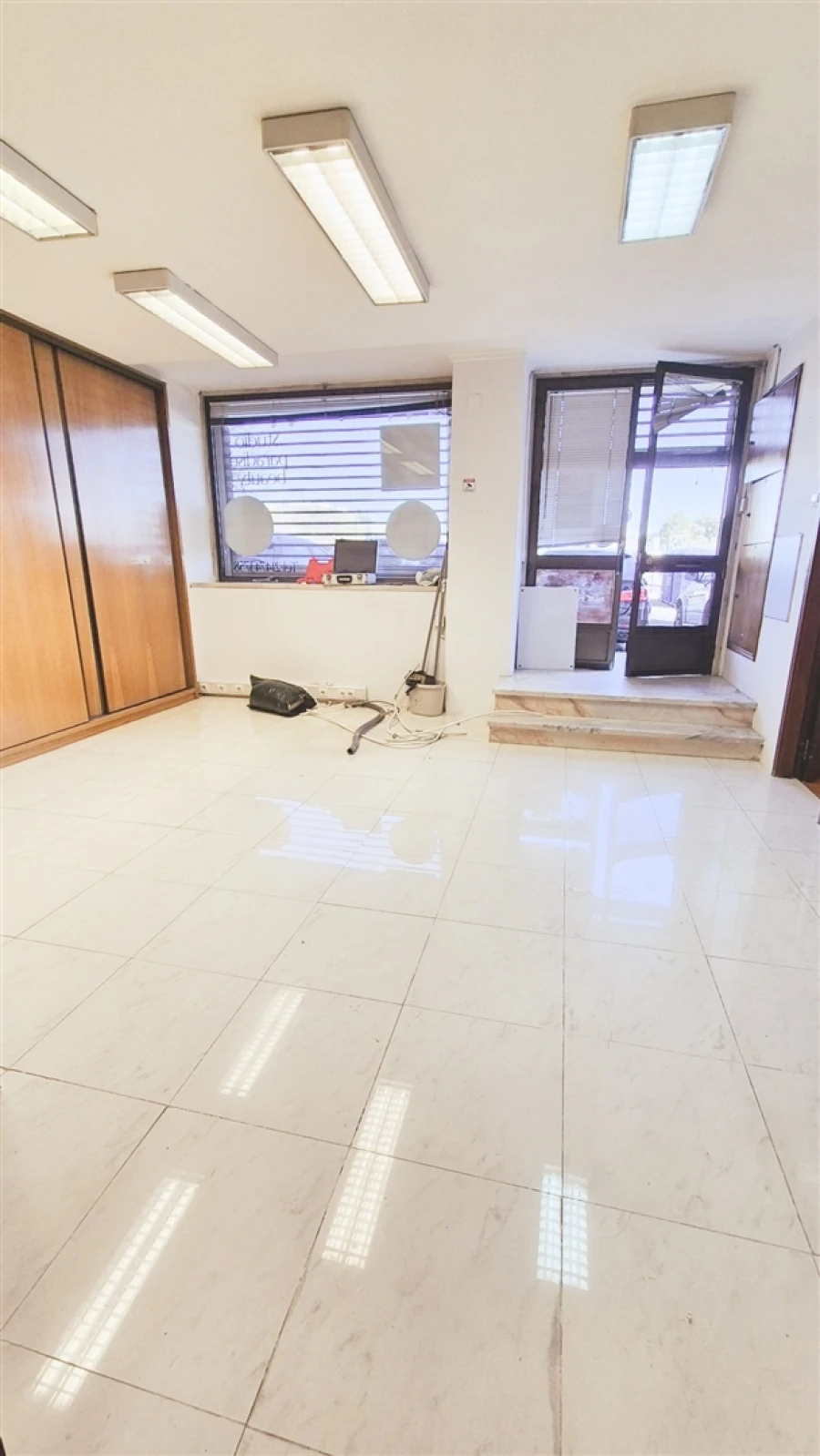 Loja para Arrendamento em Falagueira-Venda Nova Foto 6