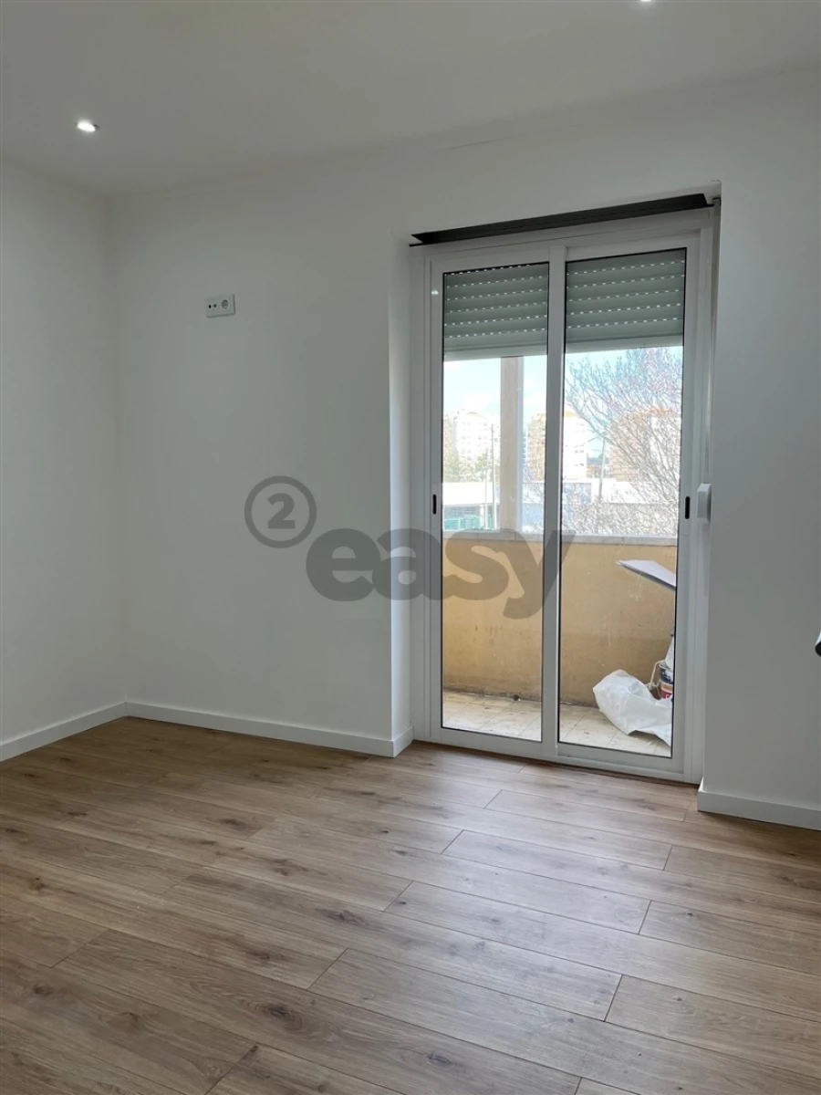 Apartamento T2 para Venda em Águas Livres Foto 7