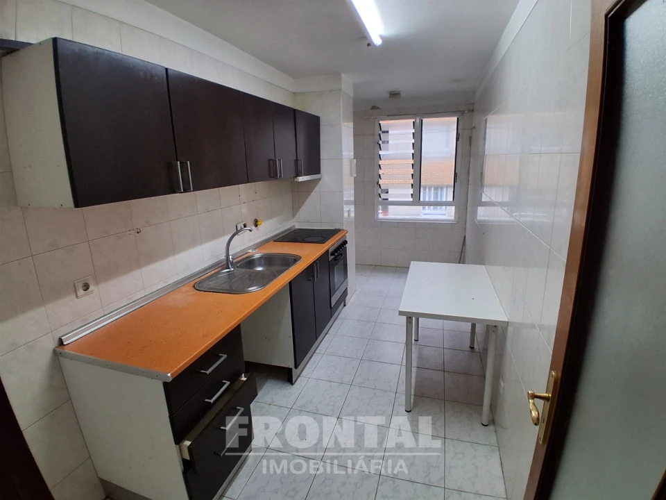 Apartamento T3 para Venda em Baguim do Monte (Rio Tinto) Foto 2
