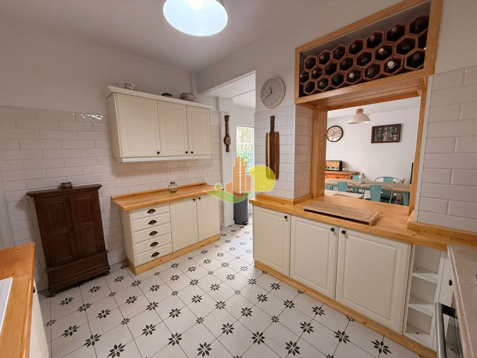 Moradia T8 para Venda em Buarcos Foto 6