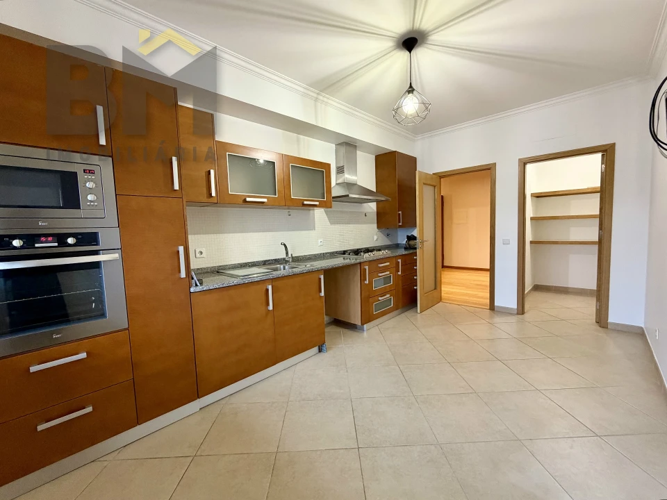 Apartamento T3 para Arrendamento em Castelo Branco Foto 8