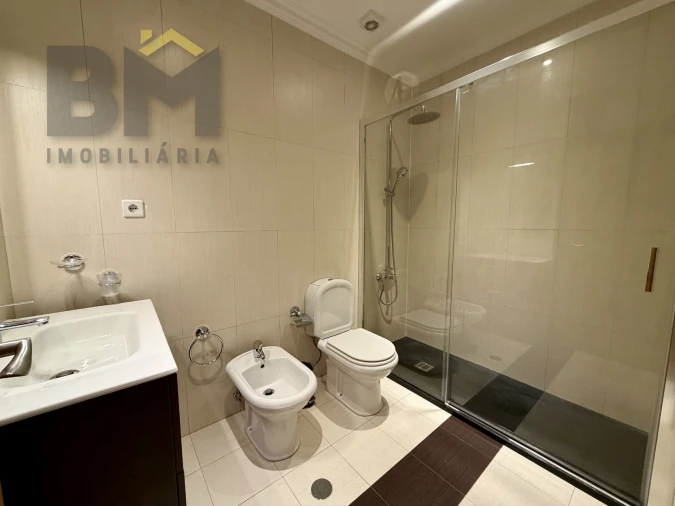 Apartamento T3 para Arrendamento em Castelo Branco Foto 19