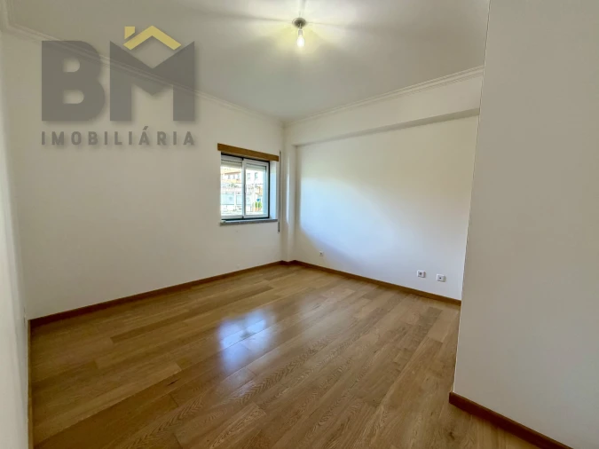 Apartamento T3 para Arrendamento em Castelo Branco Foto 15