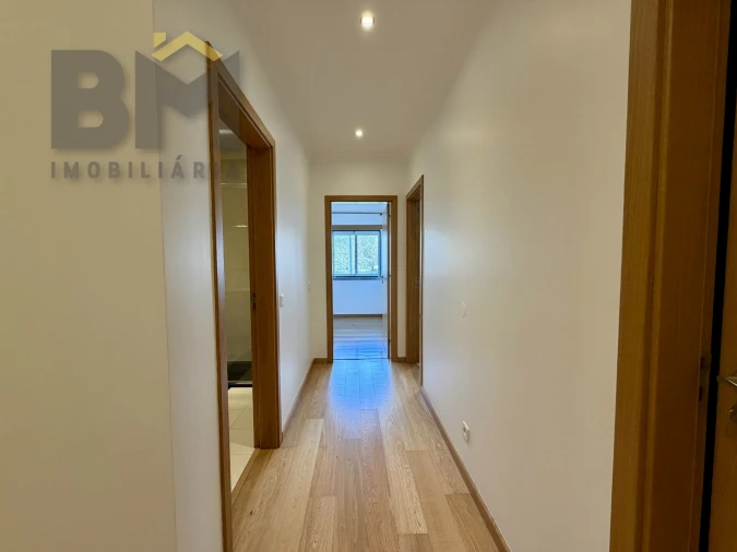 Apartamento T3 para Arrendamento em Castelo Branco Foto 17