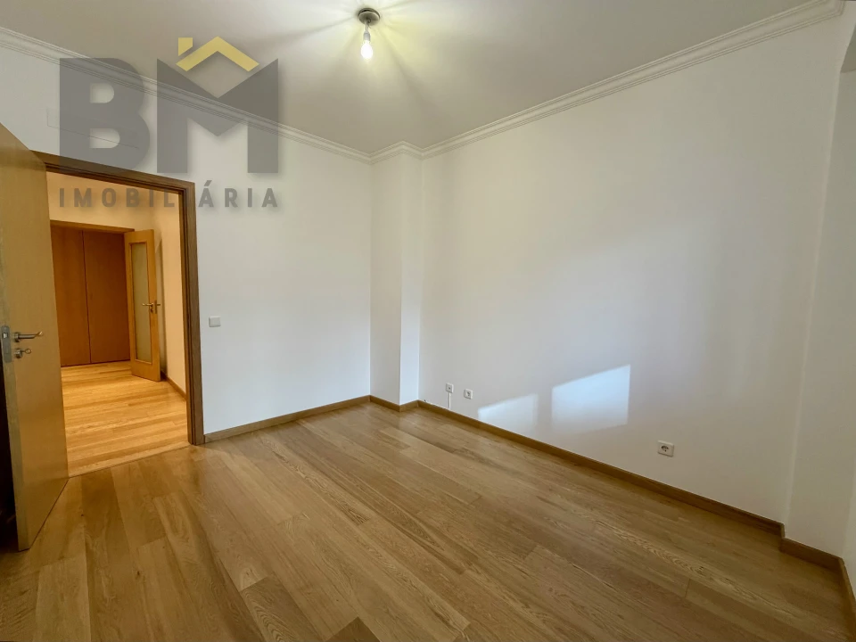 Apartamento T3 para Arrendamento em Castelo Branco Foto 11