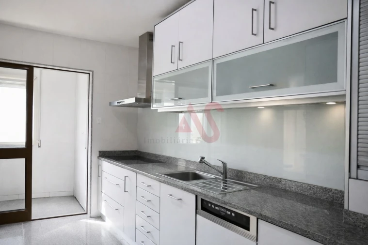 Apartamento T5 para Venda em Matosinhos e Leça da Palmeira Foto 4