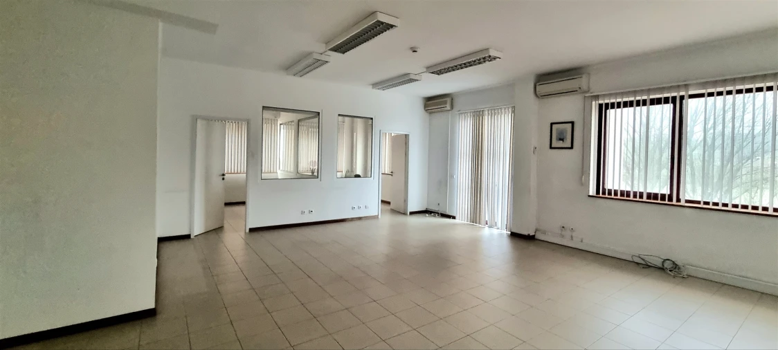 Escritório para Arrendamento em Sé Nova, Santa Cruz, Almedina e São Bartolomeu Foto 1