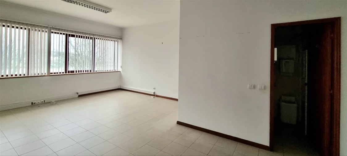 Escritório para Arrendamento em Sé Nova, Santa Cruz, Almedina e São Bartolomeu Foto 2