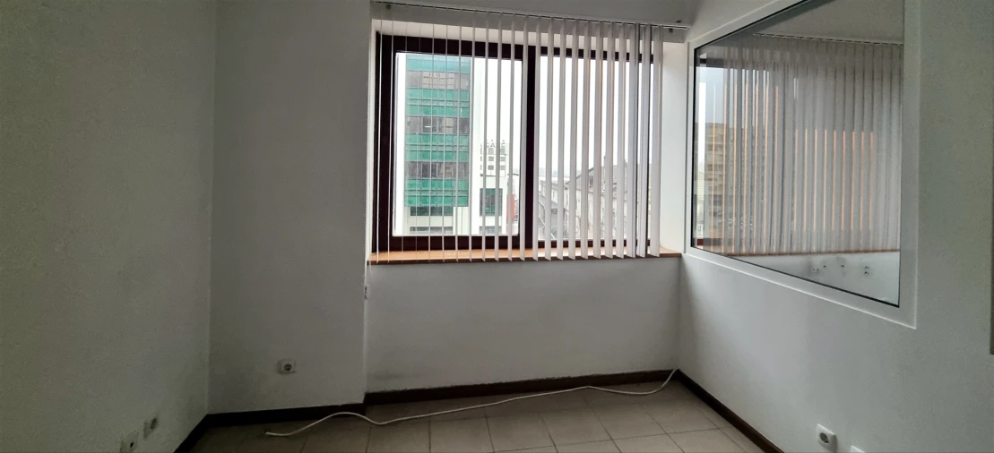 Escritório para Arrendamento em Sé Nova, Santa Cruz, Almedina e São Bartolomeu Foto 7