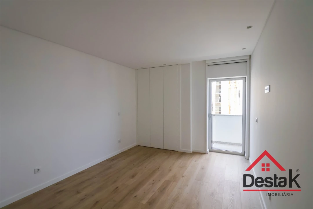 Apartamento T3 para Arrendamento em Ranhados Foto 6