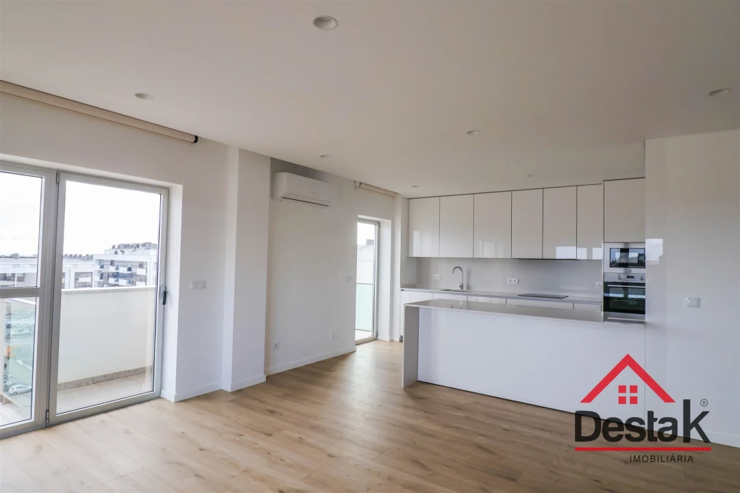 Apartamento T3 para Arrendamento em Ranhados Foto 3