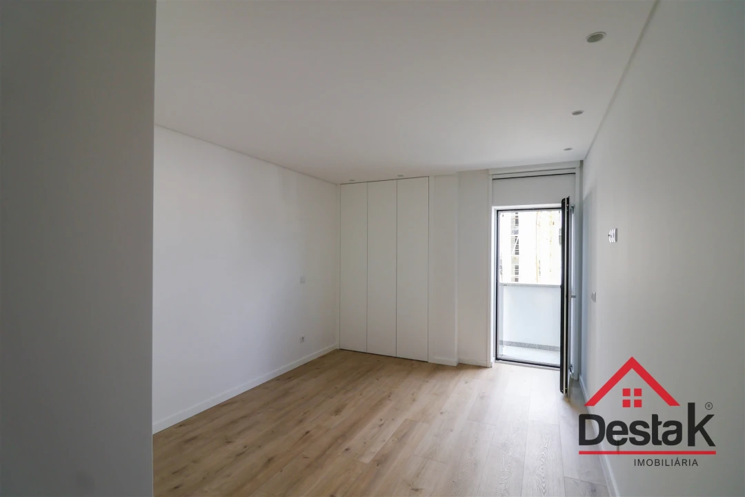 Apartamento T3 para Arrendamento em Ranhados Foto 8