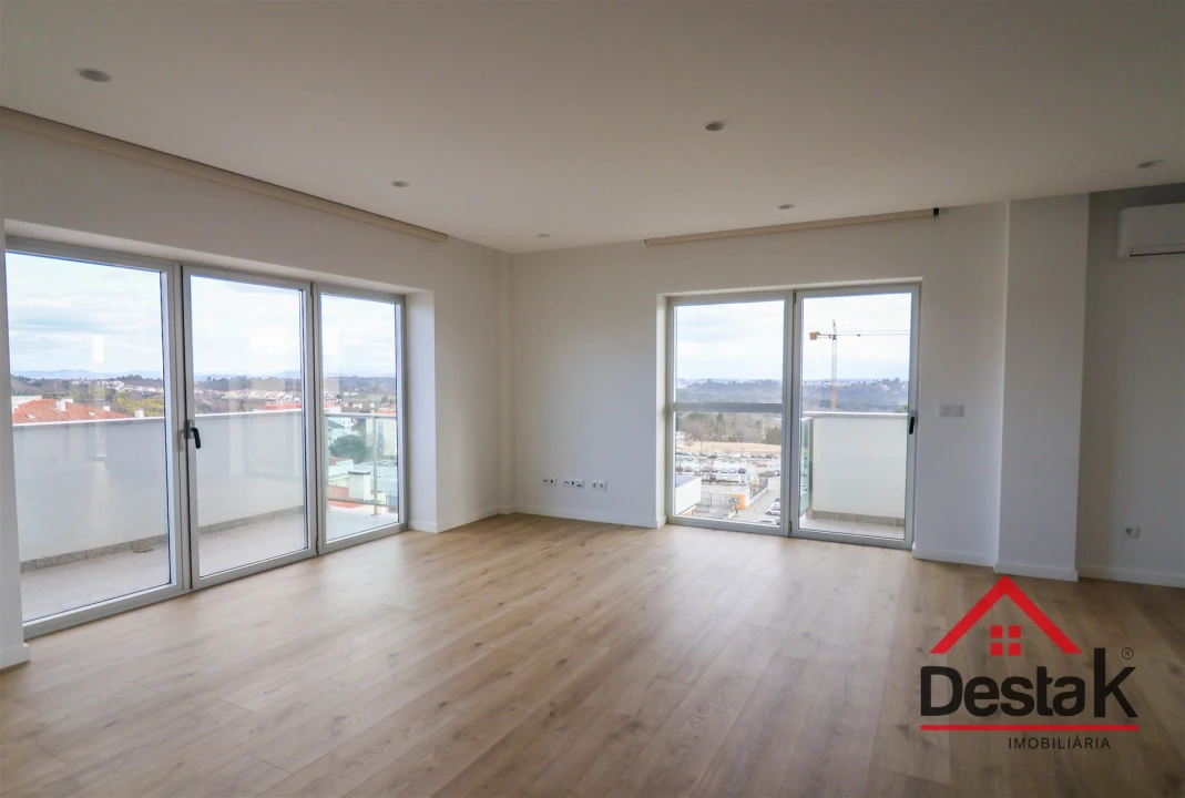 Apartamento T3 para Arrendamento em Ranhados Foto 4