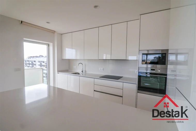 Apartamento T3 para Arrendamento em Ranhados Foto 2