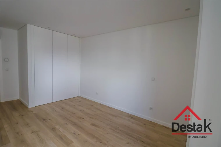 Apartamento T3 para Arrendamento em Ranhados Foto 7