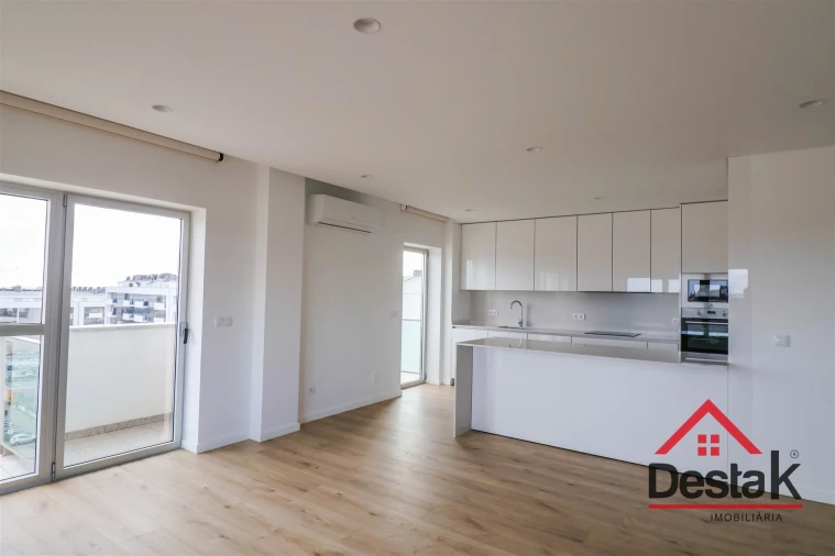 Apartamento T3 para Arrendamento em Ranhados Foto 3