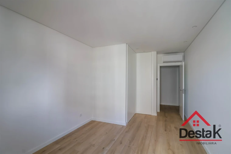 Apartamento T3 para Arrendamento em Ranhados Foto 10