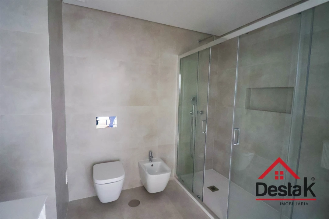 Apartamento T3 para Arrendamento em Ranhados Foto 14