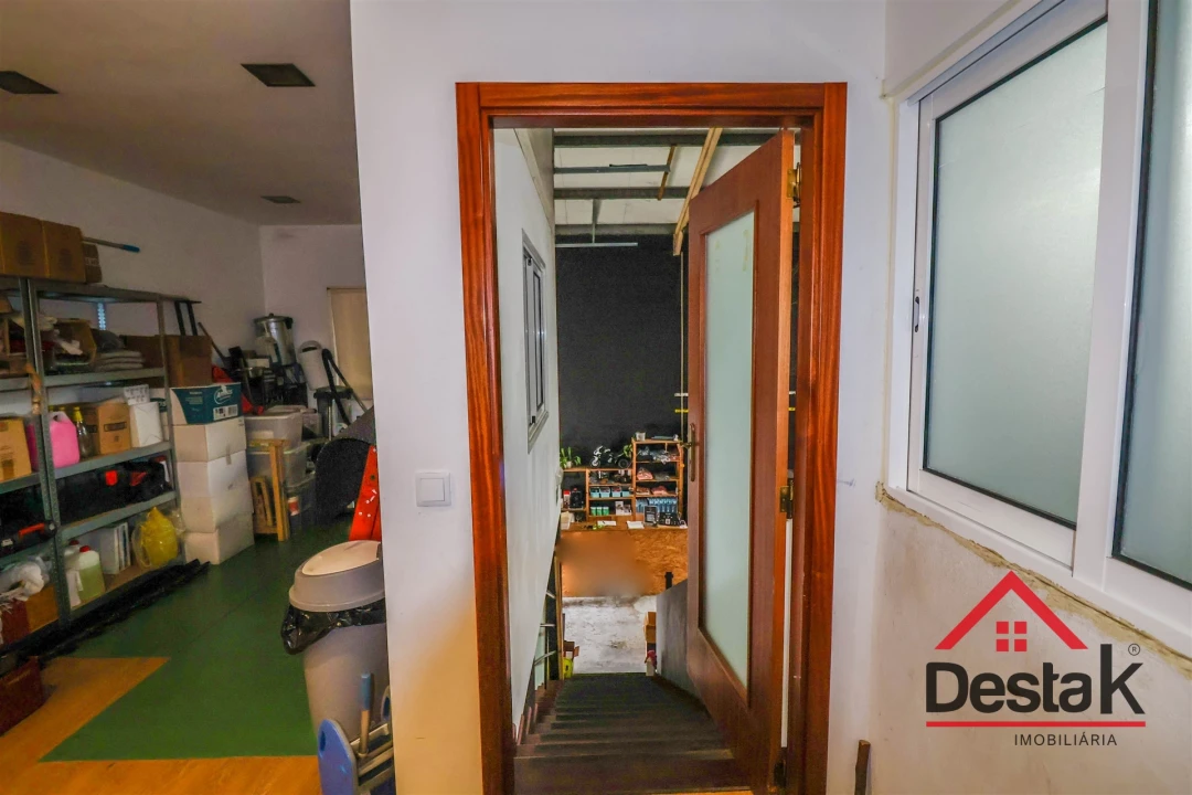 Armazém para Venda em São João de Lourosa Foto 7