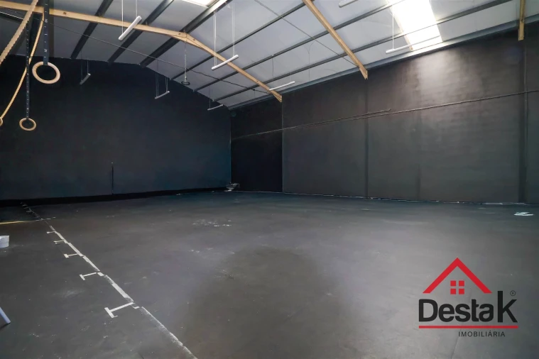 Armazém para Venda em São João de Lourosa Foto 2