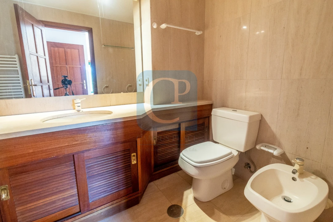 Apartamento T2 para Arrendamento em Ramalde Foto 21