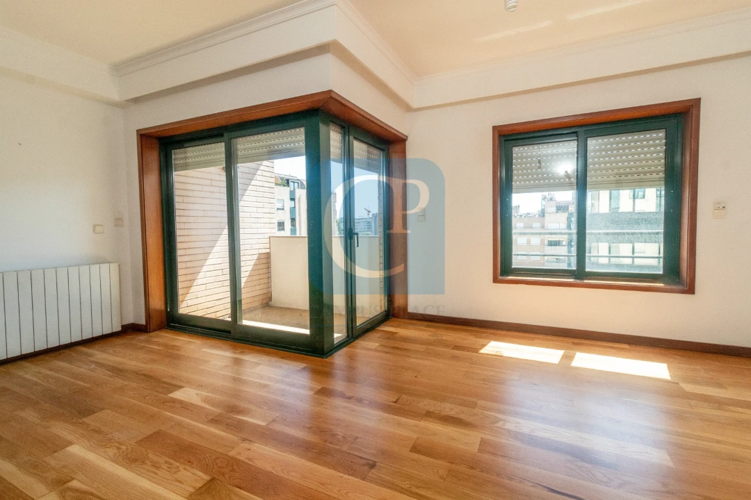 Apartamento T2 para Arrendamento em Ramalde Foto 1