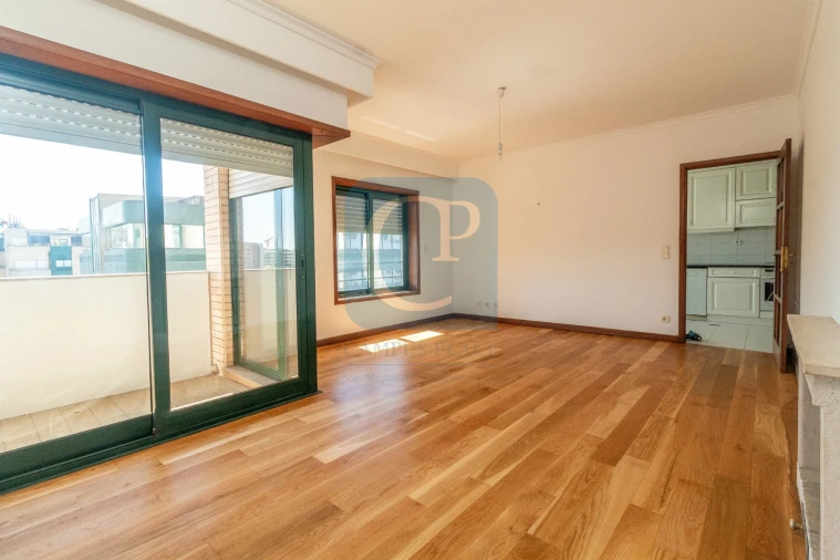 Apartamento T2 para Arrendamento em Ramalde Foto 9