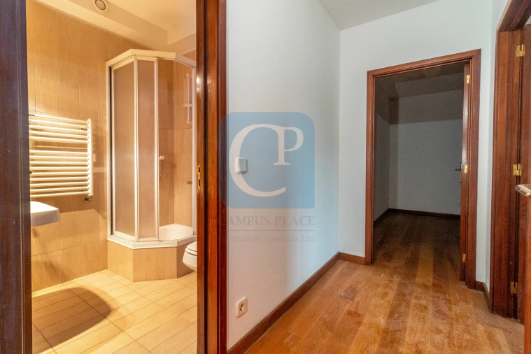 Apartamento T2 para Arrendamento em Ramalde Foto 24