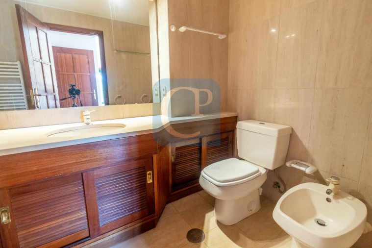 Apartamento T2 para Arrendamento em Ramalde Foto 21