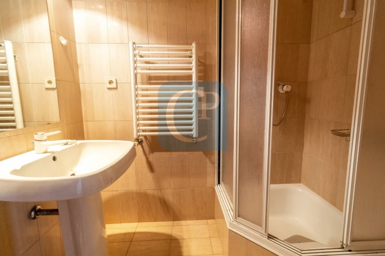 Apartamento T2 para Arrendamento em Ramalde Foto 16