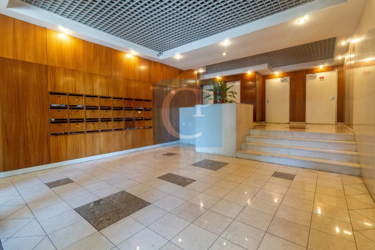 Apartamento T2 para Arrendamento em Ramalde Foto 29