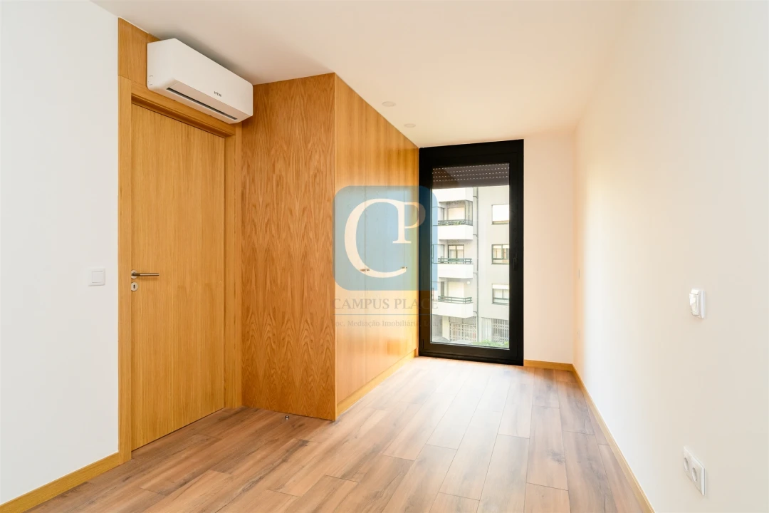 Apartamento T2 para Arrendamento em Paranhos Foto 12