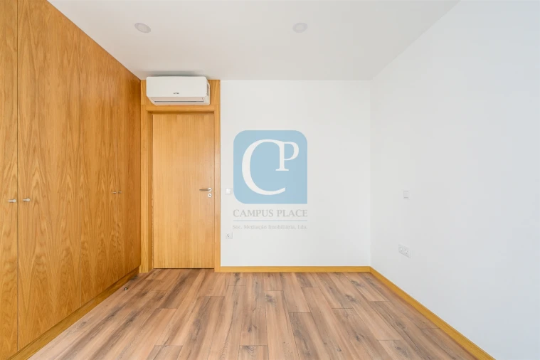 Apartamento T2 para Arrendamento em Paranhos Foto 7