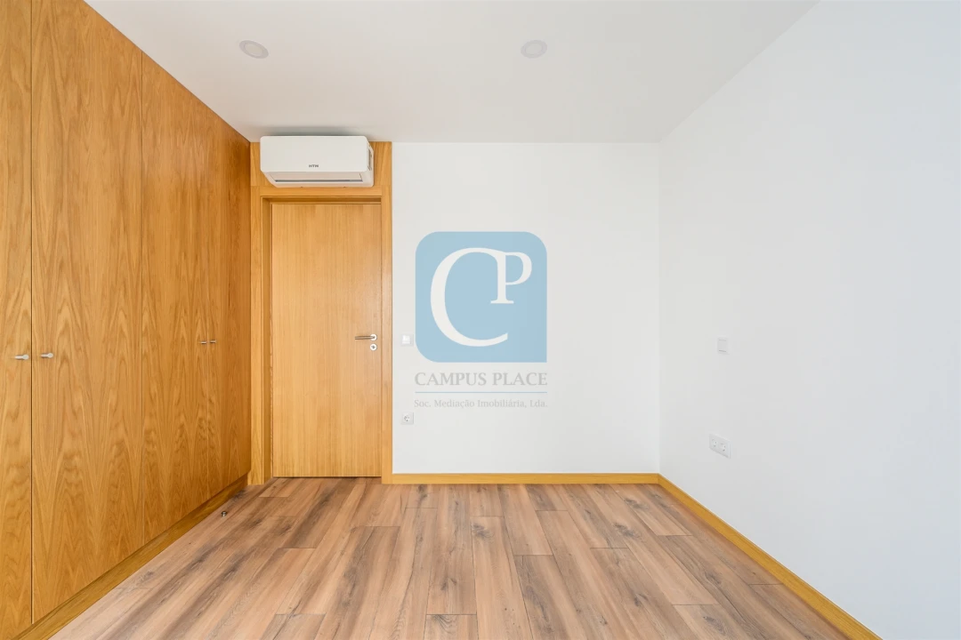 Apartamento T2 para Arrendamento em Paranhos Foto 7