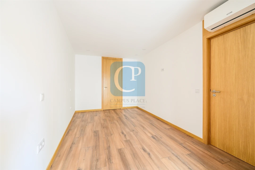 Apartamento T2 para Arrendamento em Paranhos Foto 13
